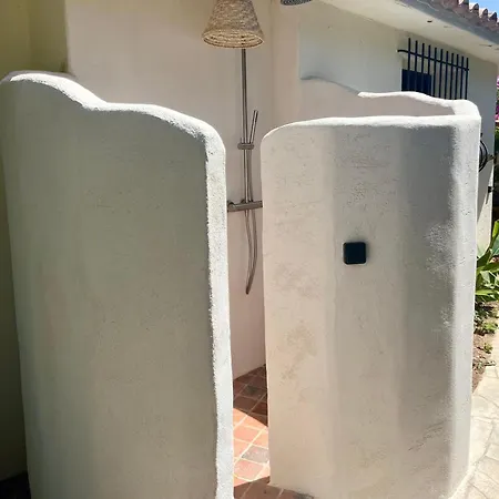 Lily Bay Baie De Santa Giulia-porto Vecchio Porto-Vecchio (Corsica)